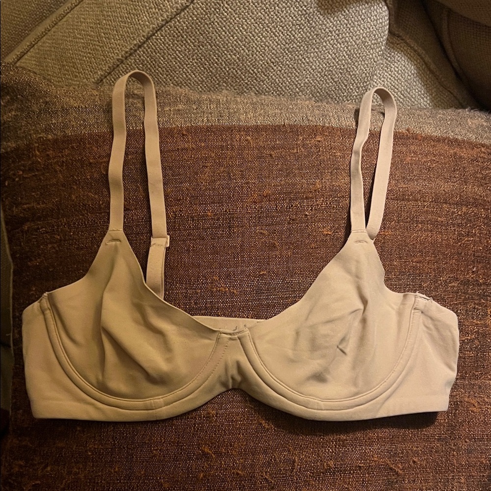 Skims Nude demi Underwire Bra